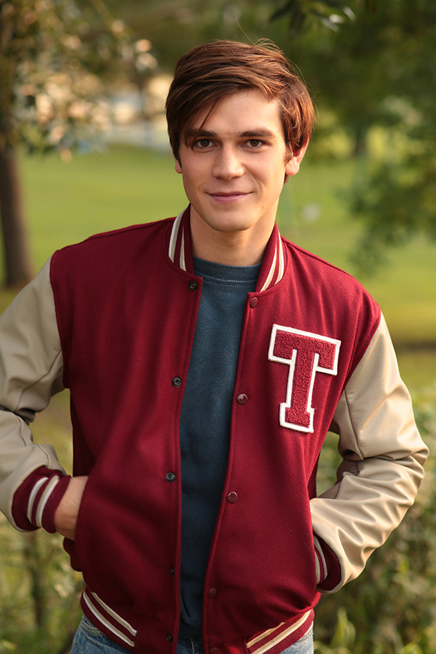 A Dog S Purpose Star Reacts To Controversial Footage E News